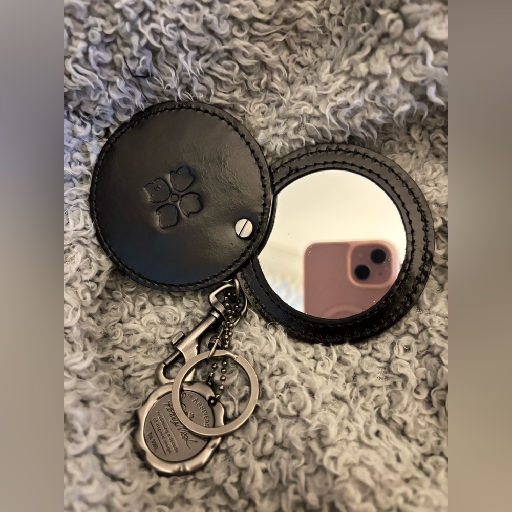 PATRICIA NASH BLACK LEATHER MIRROR KEY FOB - Picture 6 of 8